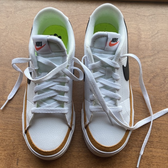 Nike Women's Court Legacy Next Nature Shoe. New without tags. Size 7. - Picture 3 of 11